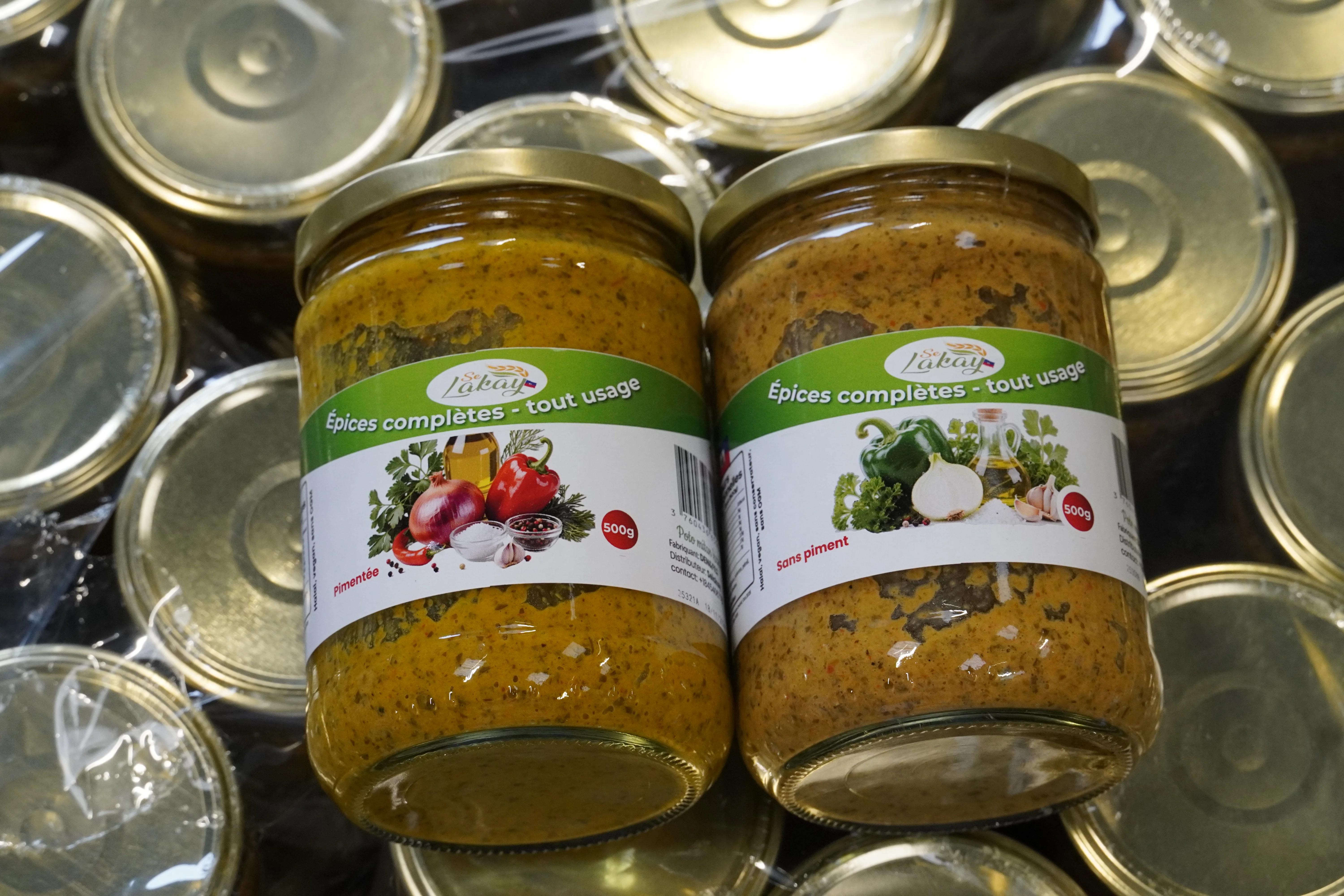 &Eacute;pices compl&egrave;tes S&egrave; Lakay, piment&eacute;es et sans piment